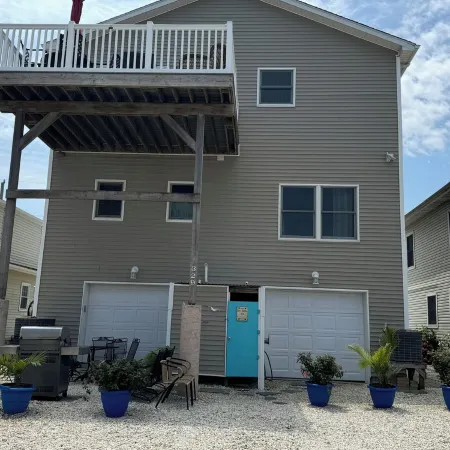 Beach Block & Fully Stocked! Steps to Sand, 3 Parking Spots, Great for Families!