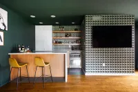 Experience MCM Bliss: Stylish Retreat w/ Jetted Spa, Pool, and Full Amenities Hôtels à : Alhambra