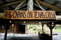 Rustic Cabin, Nestled in the Trees, Less Than a Mile to Mt. Rainier Entrance. - Chalets