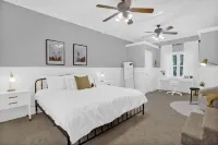 Stylish, Spacious 3 Bedroom Home - FREE BIKES-