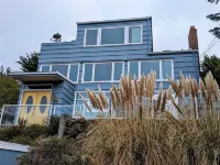 Cozy 1-bedroom apt overlooking Puget Sound, Olympic mtns, Alki Beach, Seattle Hotels near West Seattle