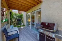 Indian Wells Chic Villa with fire pit, patio, kitchen, pool, and majestic views