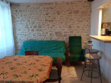 20min Poitiers city center apartment close to all amenities and attractions Отели в г. Жансе