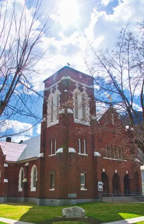 Tabor House All Season Vacation Rental LLC/Perfect for Families, Pets Welcome