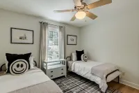 Cozy home in private setting centrally located on Amelia Island