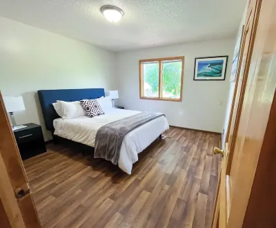 Maple Grove Retreat Haven MN Counseling and Couples Center LLC附近的飯店