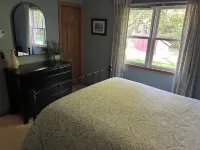 Newly Renovated Very Clean 2 Bedroom 2 Bath Condo Close to Skiing and Village
