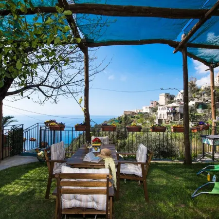 Villa Laura, amazing breakfast, private outdoor hot tub, Positano, Amalfi coast