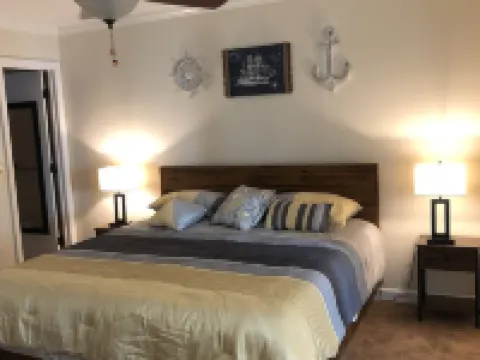 Private Riverfront Retreat - Just outside of Town Hotels in Pasquotank County