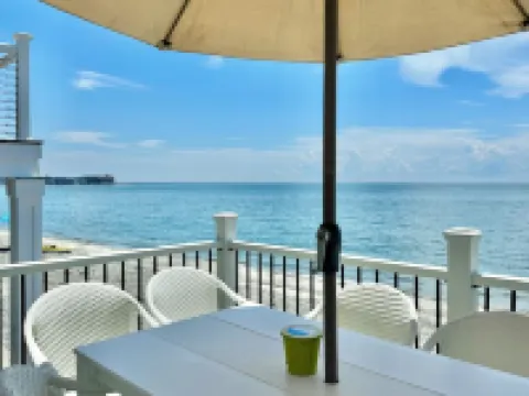 Charming 3 Bedroom Beach Front Cottage Hotels in Milford