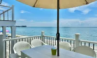 Charming 3 Bedroom Beach Front Cottage