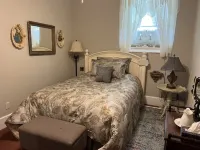 Gleason's Chouse Hotels near Tiki Beach Resort
