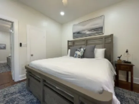 Beautifully Restored! - New Orleans 3 Bedroom Shotgun Home-15 Min French Quarter Hotel dekat Kebun Binatang Audubon