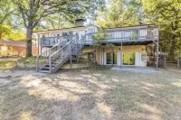 Tanglewood Farmhouse / Lake Texoma 800ft / Sleeps 14 / GameRoom +  Resort Access