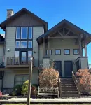 LOCATION! LOCATION!LOCATION! Luxurious Ski In/Out Jet-Set Condo NEWLY RENOVATED Hotel di 