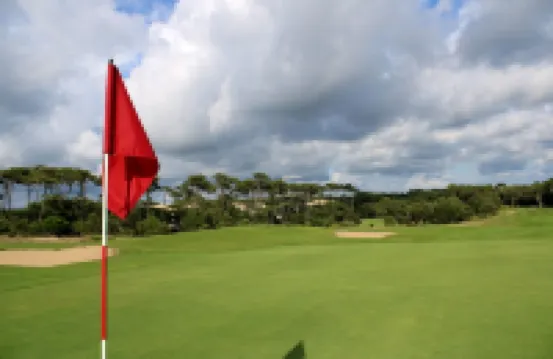 Beach 200 m away! Comfort, private wifi, bed linen, swimming pool, terrace, garden, parking lot