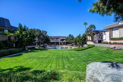 Luxury Penthouse Beachfront Getaway - Spa, Air conditioning, High speed Wifi. Hotel in zona Culture Brewing Co | Solana Beach