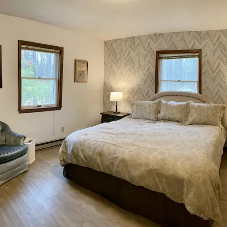 Private Wooded Retreat close to Cornell