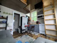 Charming Treehouse with Lake View and Access