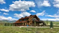 Quiet Apartment l 5 Min to Downtown CB l Breathtaking Views