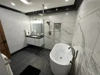 The Modern NEW Condo 2 blocks from Main Street Walla Walla Các khách sạn gần Borleske Stadium