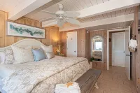 Relaxing Breezy Seaside Retreat Oceanfront, Boardwalk 3Bd 2ba 2Decks King Bed