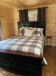 Lakeside Lodge for family fun with game room and covered deck! Fish & Swim!!!