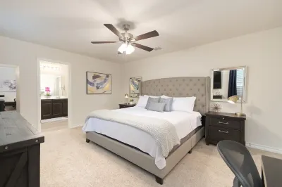 Seaworld ~ National Shooting Complex ~ Lackland AFB Hotels near Treehouse
