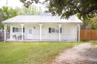The Firefly is between Waco and Corsicana, 5 minutes from the Navarro Mills Lake