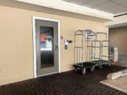 The Perfect Family Condo w views of the pool & the ocean! Hotels in Wildwood Crest