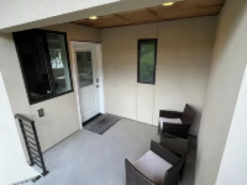 Contemporary One Bedroom Oasis in Downtown Kirkland Hotels in Kirkland