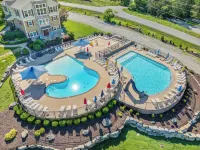 ELITE Escape w/POOL&SplashPad  BackYard OASIS,  HotTub, Garage & Lake View
