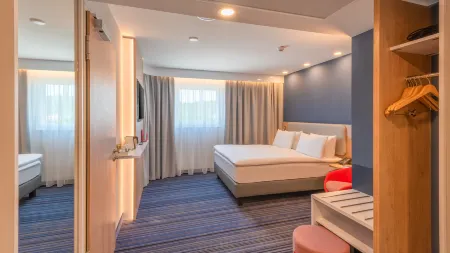 Holiday Inn Express HAMBURG SOUTH A7/AS42 by IHG