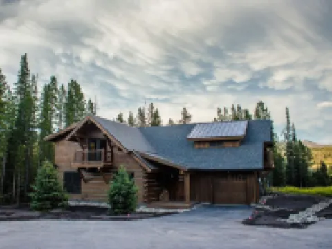 Luxury Home, Ideal Winter Ski-in/Ski-out or Summer Basecamp