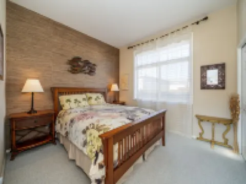 Wapato Point Home Single Level 4 Bed 3 Bath Sleeps 12, Close to Waterfront Park Hotels in Manson