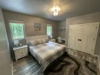 2 Neighboring Homes Sleep 24 - 8 Bedrooms and 10 Bathrooms