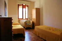 HOUSE WITH GARDEN ON THE TUSCAN HILLS about 20 minutes from the sea WI-FI FREE