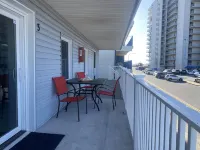 Cozy Ocean-Block and Centrally Located Condo with a Balcony