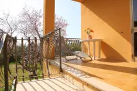 HOUSE WITH GARDEN ON THE TUSCAN HILLS about 20 minutes from the sea WI-FI FREE