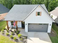 Lots of amenities. Open Floor plan. Perfect for families and groups!