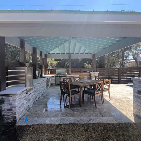 Heated Pool, Outdoor Kitchen,3 blocks from the beach.