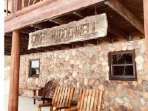 Cabin 8 miles to Pine Creek  Pa. Minutes to  ATV and snow mobile trail and Hyner 克林頓縣酒店