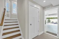1 Block 2 Beach, Steps to Town, Linens/towels incl