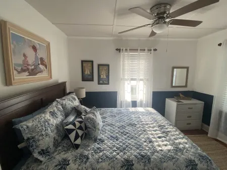 Fin's Fish Camp at Harker's Island