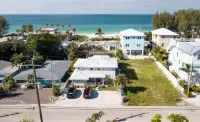 Gulf-views inside home, Pool, duplex, SUP+Kayak+Firepit+Patio+Crows Nest+Grill Hotels near Leffis Key Preserve