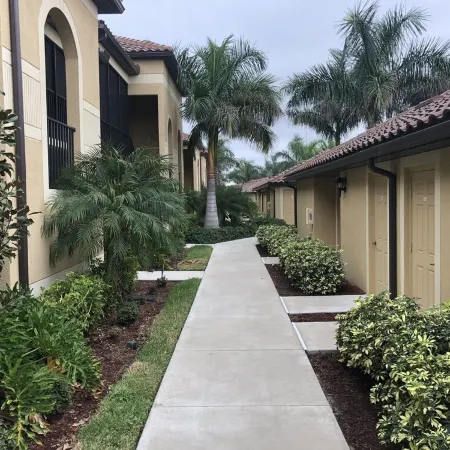 2 bedroom Bradenton Florida condo with golf membership 1720 square feet