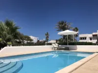 House by the sea, private pool, sea view, roof terrace, air conditioning, WLAN, sep. Studio - Homestays