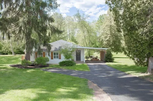 The Sycamore Bungalow located near attractions in The Amish Country.