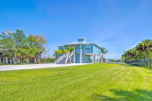 Homosassa Riverfront Home - Prime Location.