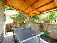 Stunning hilltop Tuscan farmhouse.  Private pool with spectacular views. Các khách sạn ở Barga